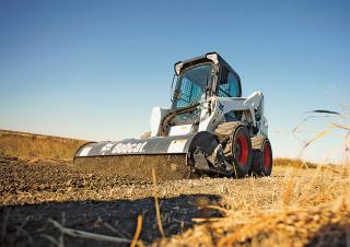 Csúszókormányzású rakodók Bobcat S650