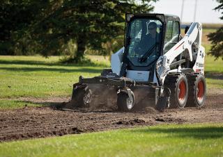 Csúszókormányzású rakodók Bobcat S650