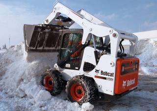Csúszókormányzású rakodók Bobcat S650