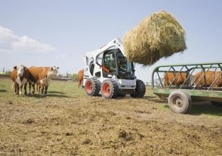 Csúszókormányzású rakodók Bobcat S770