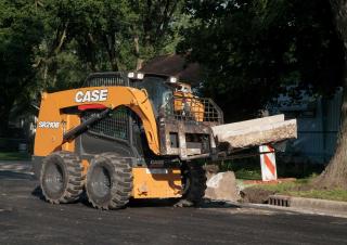 Csúszókormányzású rakodók Case SR210B