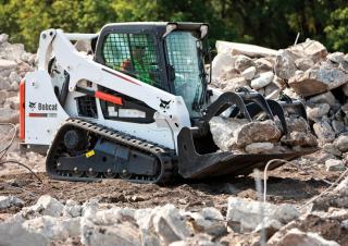 Csúszókormányzású rakodók Bobcat T 590