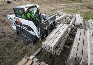 Csúszókormányzású rakodók Bobcat T450