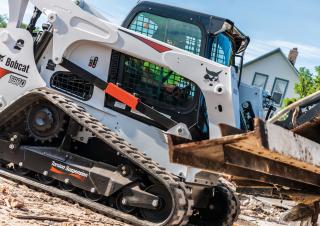 Csúszókormányzású rakodók Bobcat T870