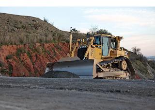 Dózerek Caterpillar D6T