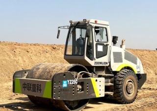 Hengerek Egyhengeres hengerek Zoomlion YZ18-III