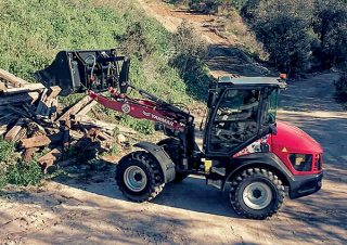 Elektromos gumikerekes rakodók Yanmar V 8e