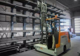 Oldaltöltős targoncák Elektromos oldalvilás taroncák Hubtex DS 27 EL
