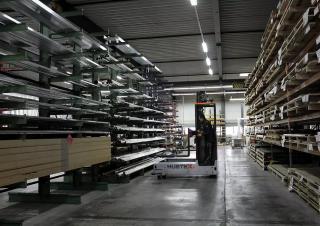 Oldaltöltős targoncák Elektromos oldalvilás taroncák Hubtex DS 27 EL
