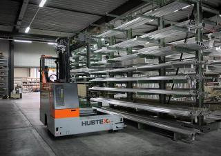Oldaltöltős targoncák Elektromos oldalvilás taroncák Hubtex DS 27 EL