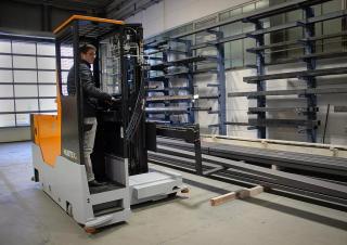Oldaltöltős targoncák Elektromos oldalvilás taroncák Hubtex MSU 20 EL1