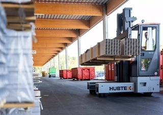 Oldaltöltős targoncák Elektromos oldalvilás taroncák Hubtex Phoenix
