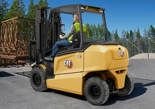 Elektromos targoncák Caterpillar EP50CN