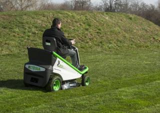 Fűnyíró és kertitraktorok Etesia BAHIA MKM