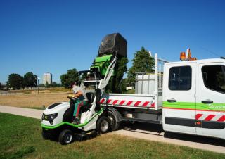Fűnyíró és kertitraktorok Etesia BUFFALO 124 HVHP2