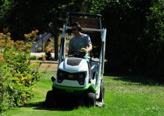 Fűnyíró és kertitraktorok Etesia BUFFALO 124 HVHPX2