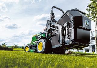 Fűnyíró és kertitraktorok John Deere X950R