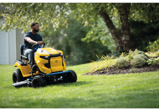 Fűnyíró és kertitraktorok Cub Cadet XT2 ES107