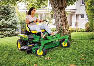 Fűnyíró és kertitraktorok John Deere Z315E 