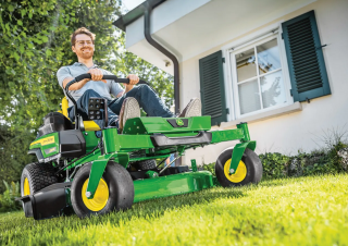 Fűnyíró és kertitraktorok John Deere Z320M 