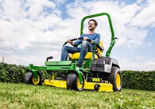 Fűnyíró és kertitraktorok John Deere Z530M