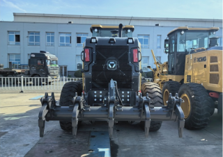 Gréderek XCMG GR2405T