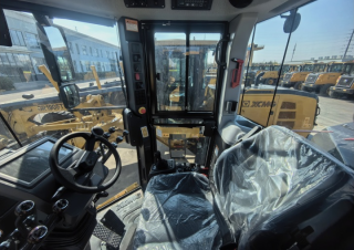 Gréderek XCMG GR2405T