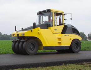 Hengerek Gumihengerek Bomag BW 24 RH