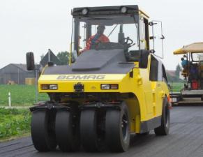 Hengerek Gumihengerek Bomag BW 24 RH