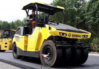 Hengerek Gumihengerek Bomag BW 28 RH