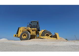 Gumikerekes dózerek Caterpillar 814K