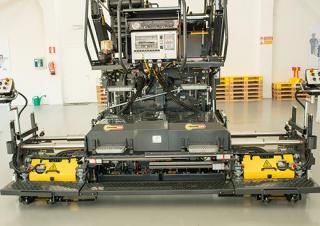 Gumikerekes finiserek Bomag BF 300 P 2 S 340-2