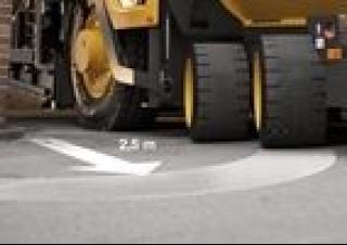 Gumikerekes finiserek Volvo P6870C ABG