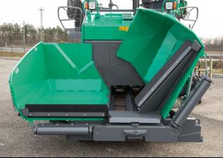 Gumikerekes finiserek Vögele Super 1303-3