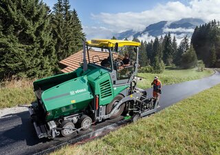 Gumikerekes finiserek Vögele Super 1803-3i