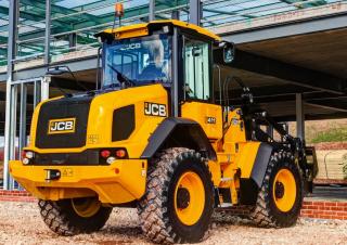 Gumikerekes homlokrakodók JCB 411 HT