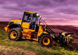 Gumikerekes homlokrakodók JCB 413 S