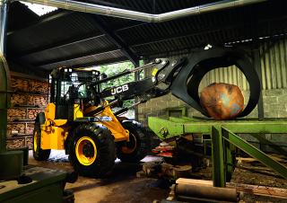 Gumikerekes homlokrakodók JCB 417 HT