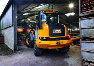 Gumikerekes homlokrakodók JCB 417 HT