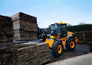 Gumikerekes homlokrakodók JCB 417 HT