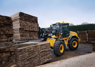 Gumikerekes homlokrakodók JCB 417 HT