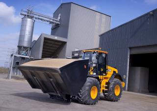 Gumikerekes homlokrakodók JCB 435S