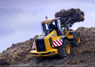 Gumikerekes homlokrakodók JCB 435S