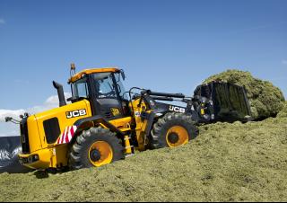 Gumikerekes homlokrakodók JCB 435S