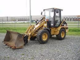 Gumikerekes homlokrakodók Caterpillar 906