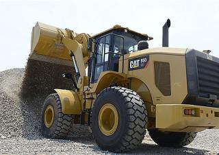 Gumikerekes homlokrakodók Caterpillar 918M