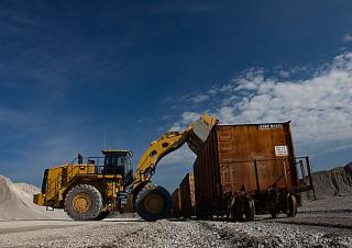 Gumikerekes homlokrakodók Caterpillar 986K