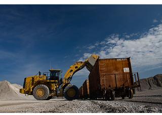 Gumikerekes homlokrakodók Caterpillar 986K