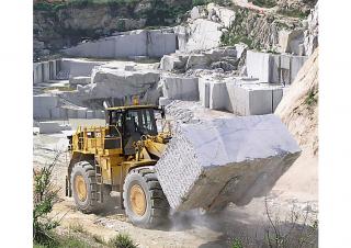 Gumikerekes homlokrakodók Caterpillar 988K