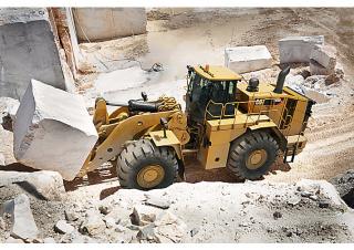 Gumikerekes homlokrakodók Caterpillar 988K